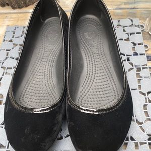 Women’s size 9 Black Crocs Flats